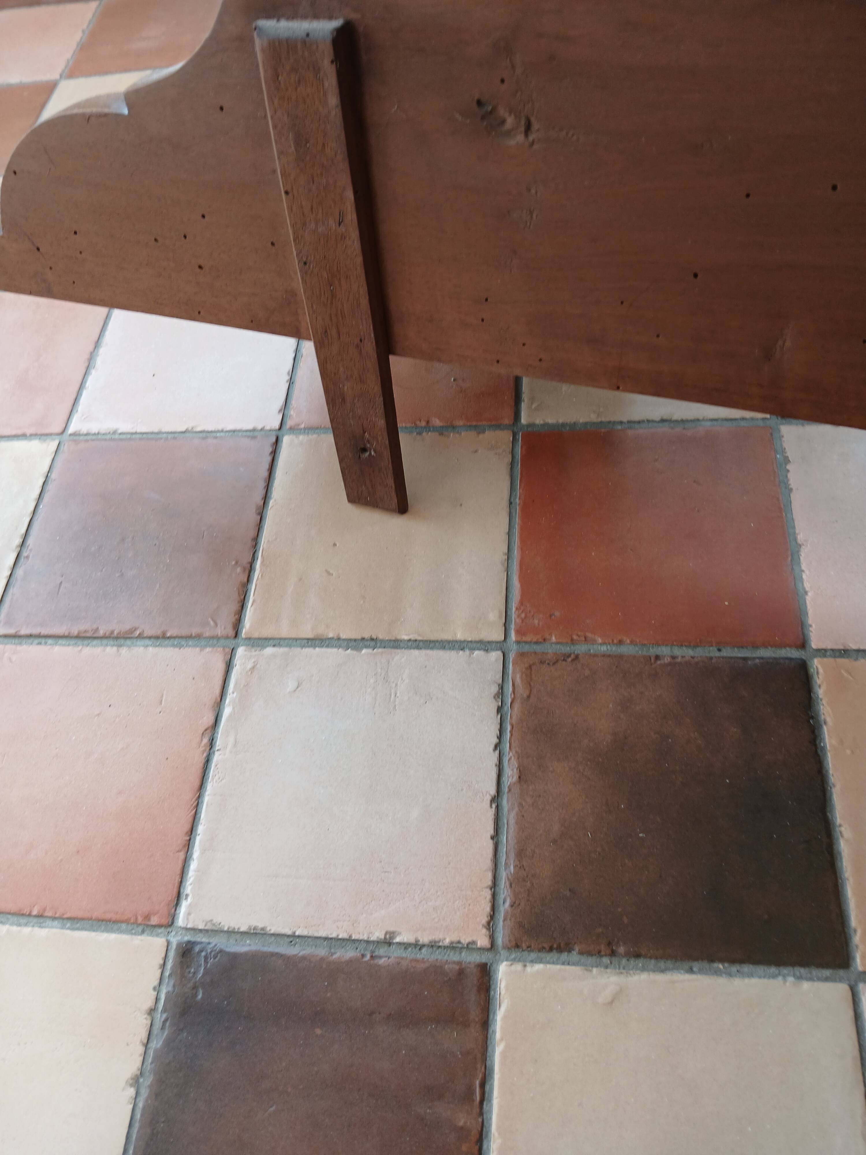 Antique chest of drawers