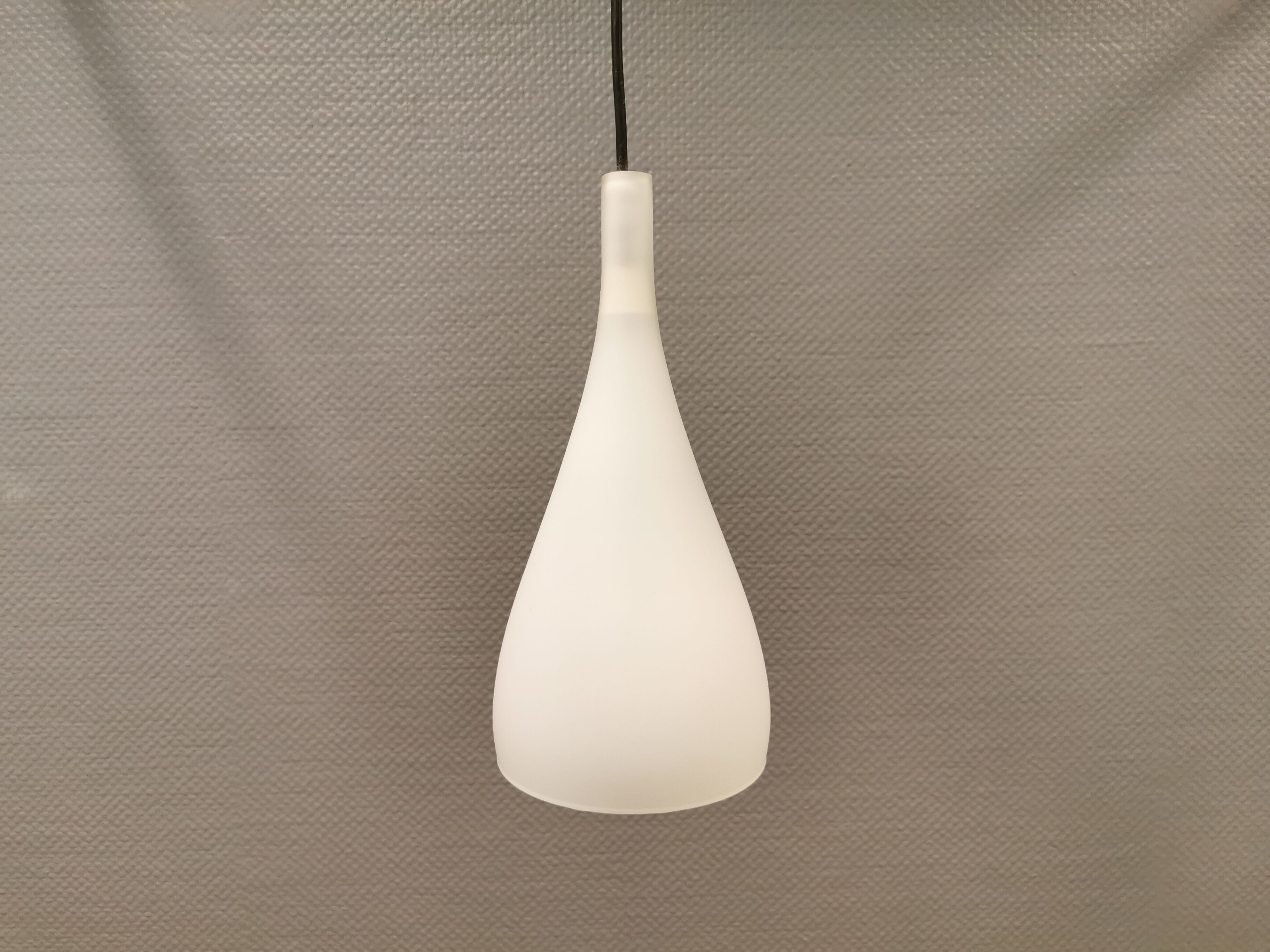 French hanging lamp in milky white glass, model Gin Fizz, produced by SCE.
