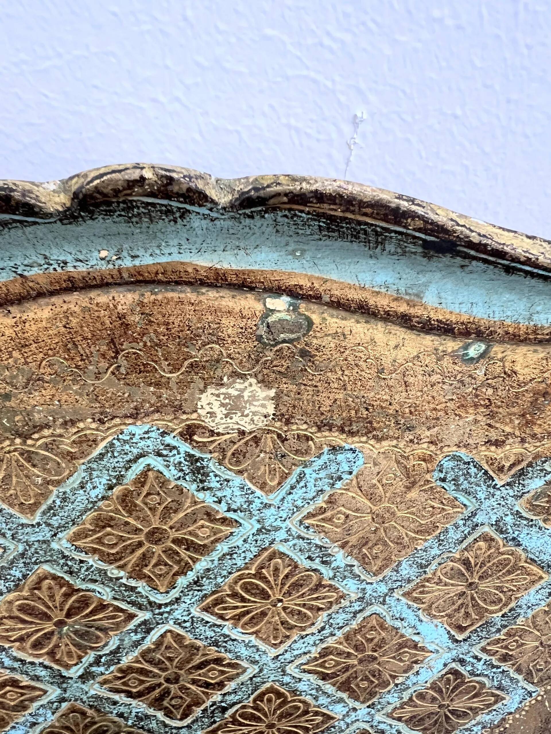 Florentine tray in gilded wood and turquoise with diamond pattern decoration