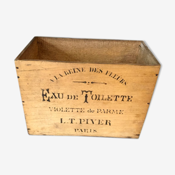 Caisse en bois la reine des fleurs eau de toilette violette de parme l.piver paris