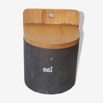Wooden salt pot