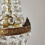 Balloon chandelier with pendants