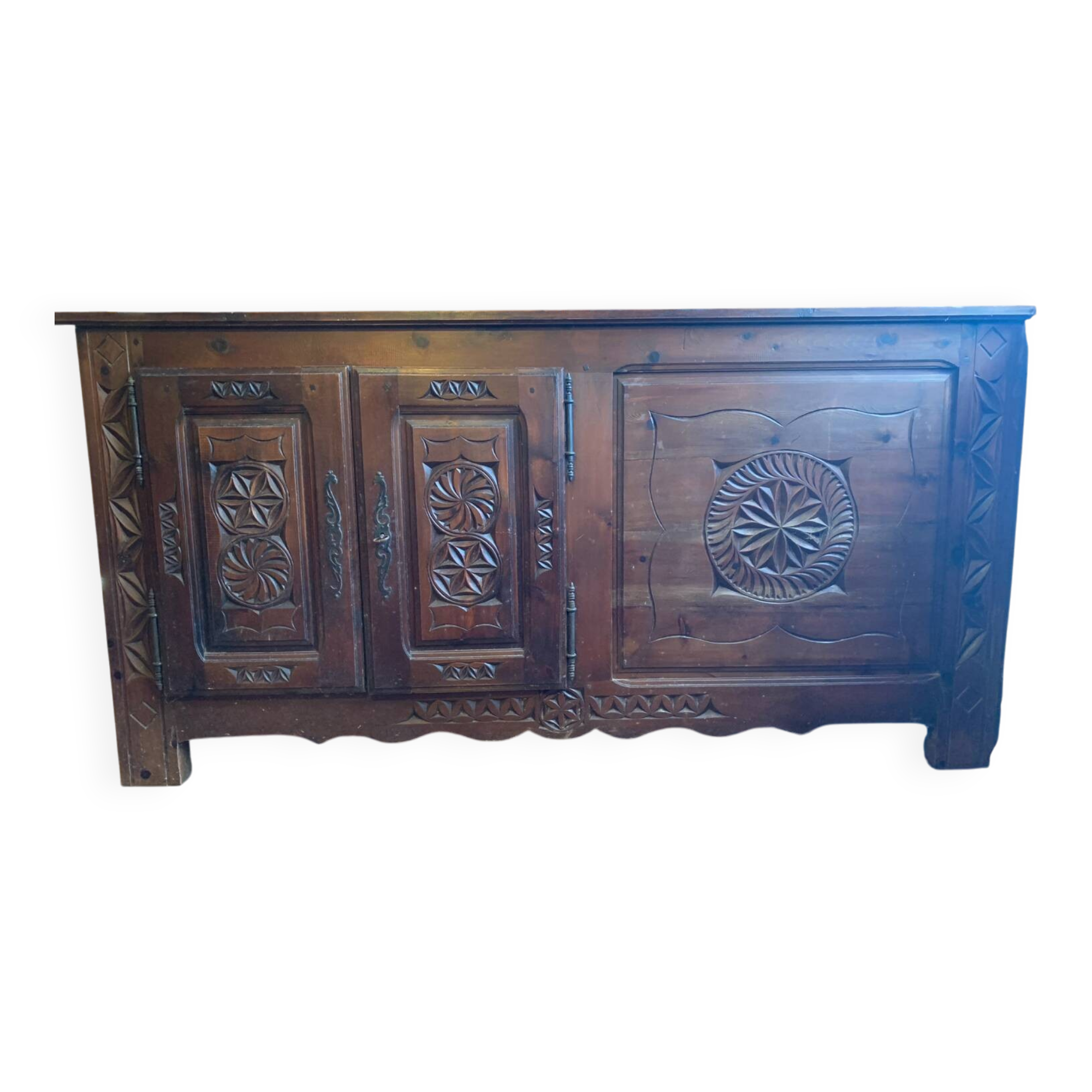 Carved wooden sideboard, Queyras region