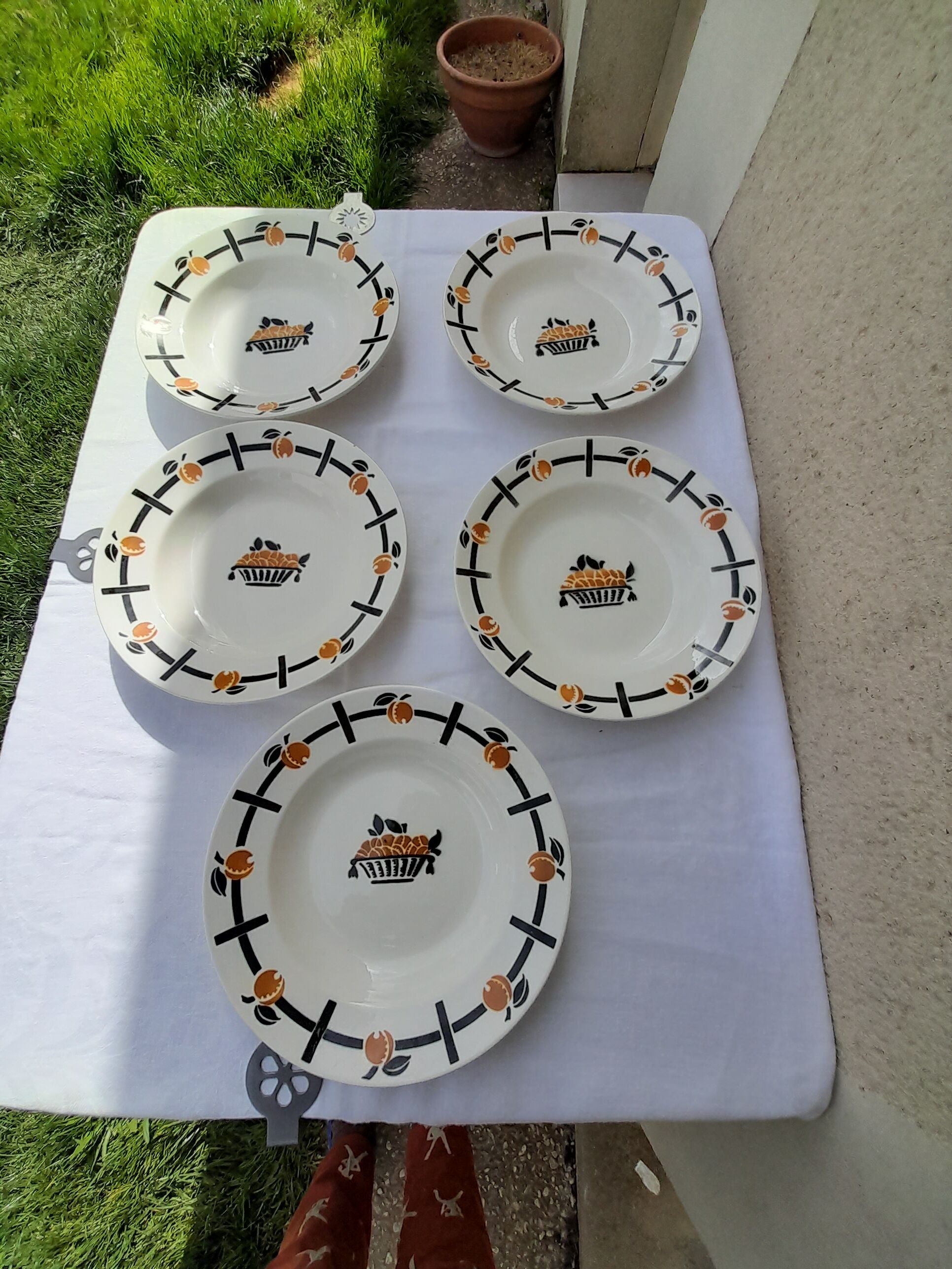 5 hollow plates in Badonviller earthenware model DOC diam 23.5 cm