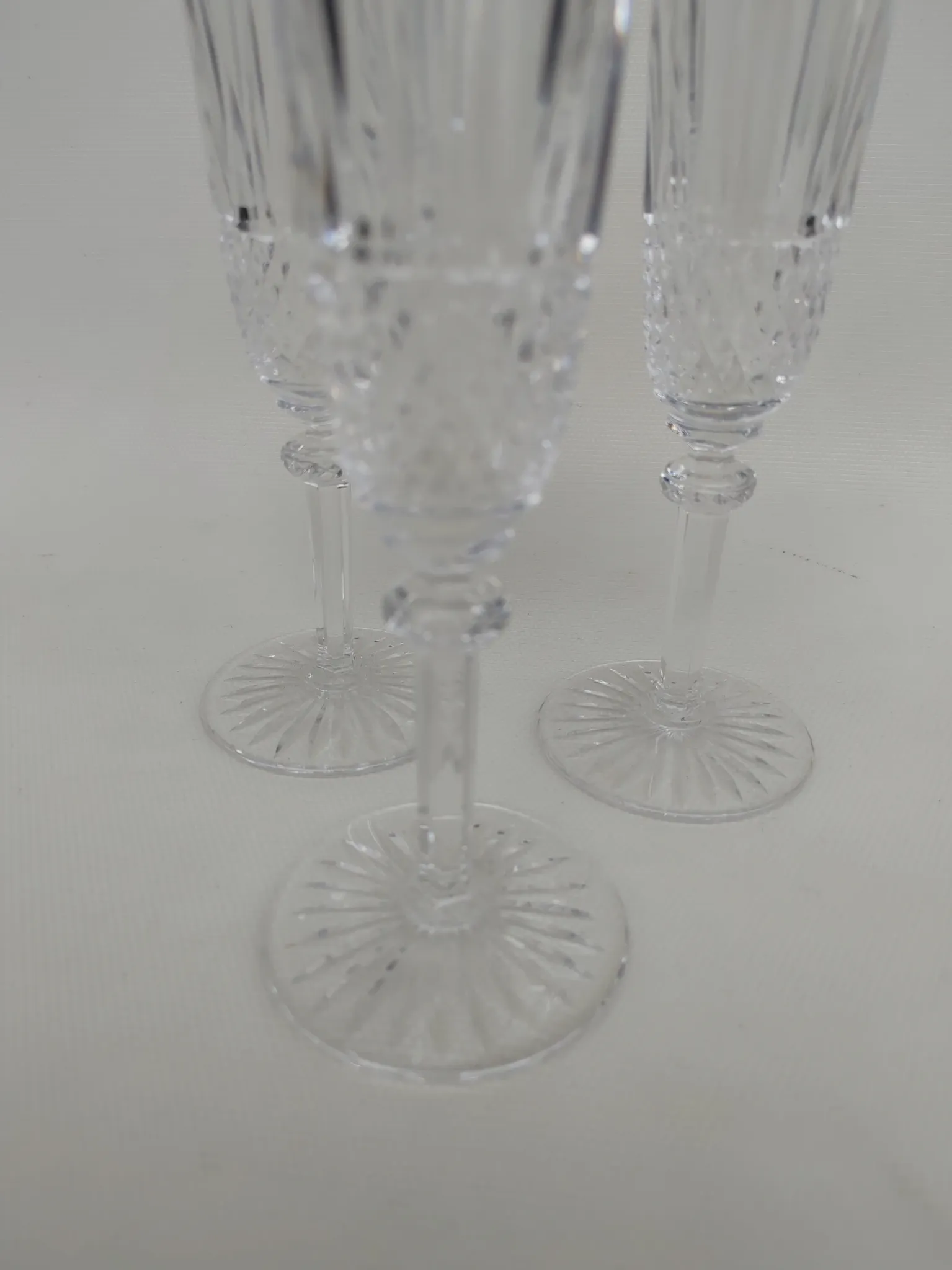 3 crystal champagne flutes from Saint Louis, Tommy model. 205 cm.