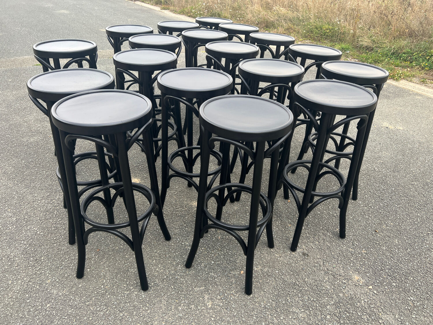 Set of 18 bar stools