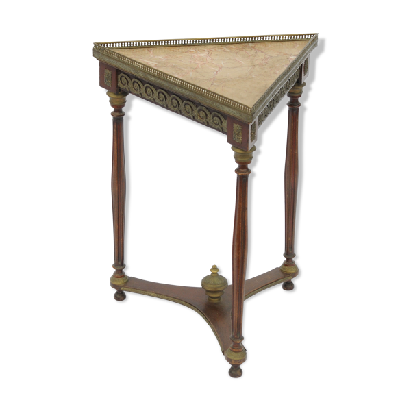 Sellette triangulaire de style Louis XVI