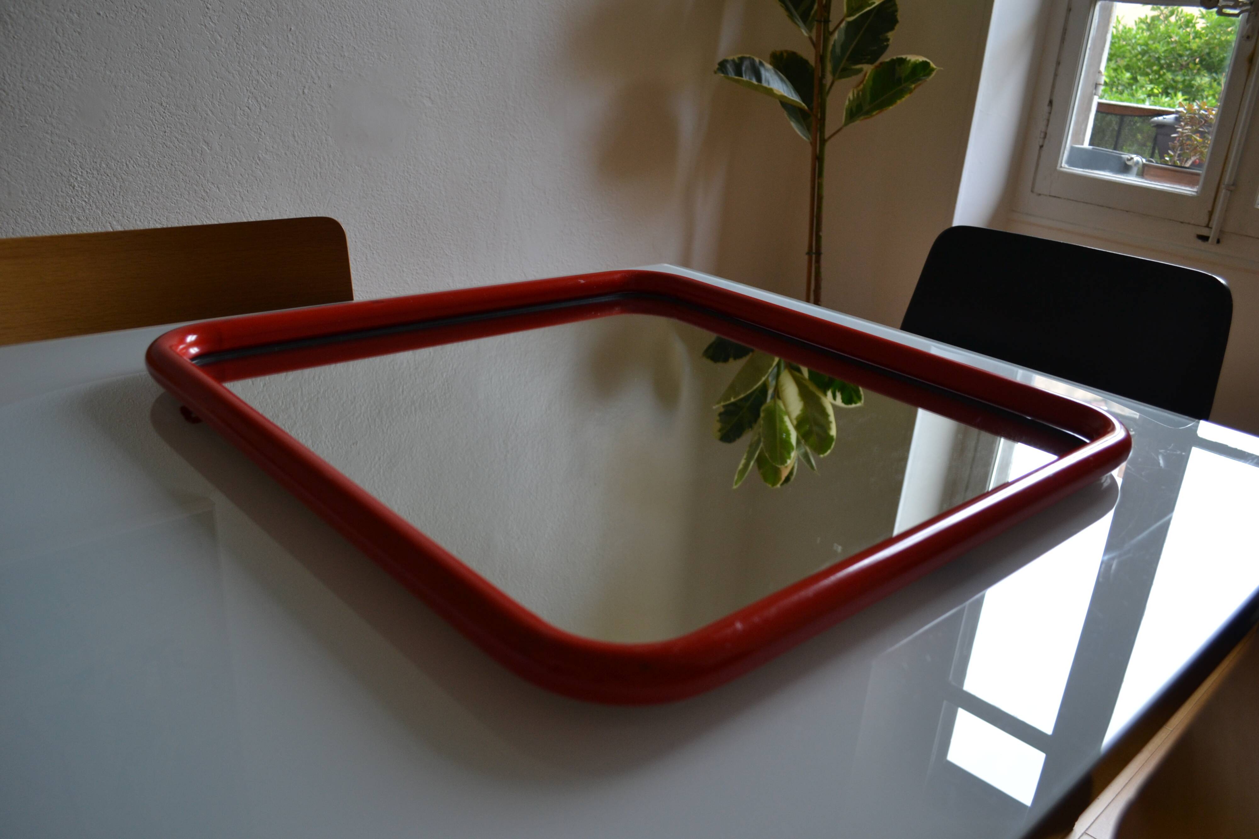 80s red post-modernist mirror dim: 60 x 60 cm