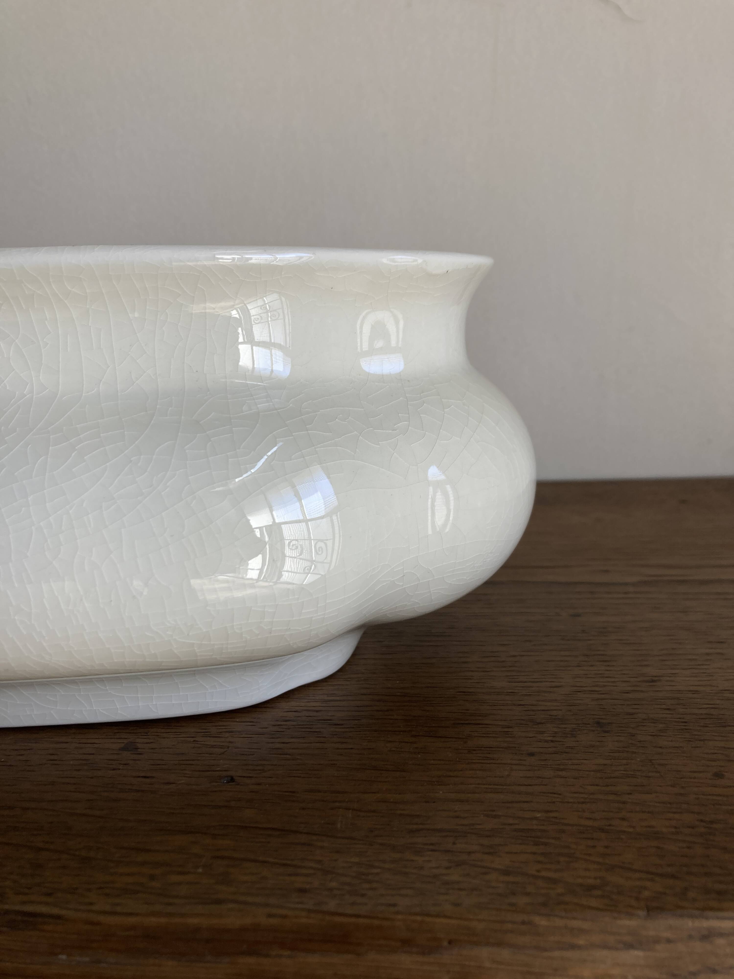 Neo-classical planter in ivory earthenware with XXL gadroons, 1950s