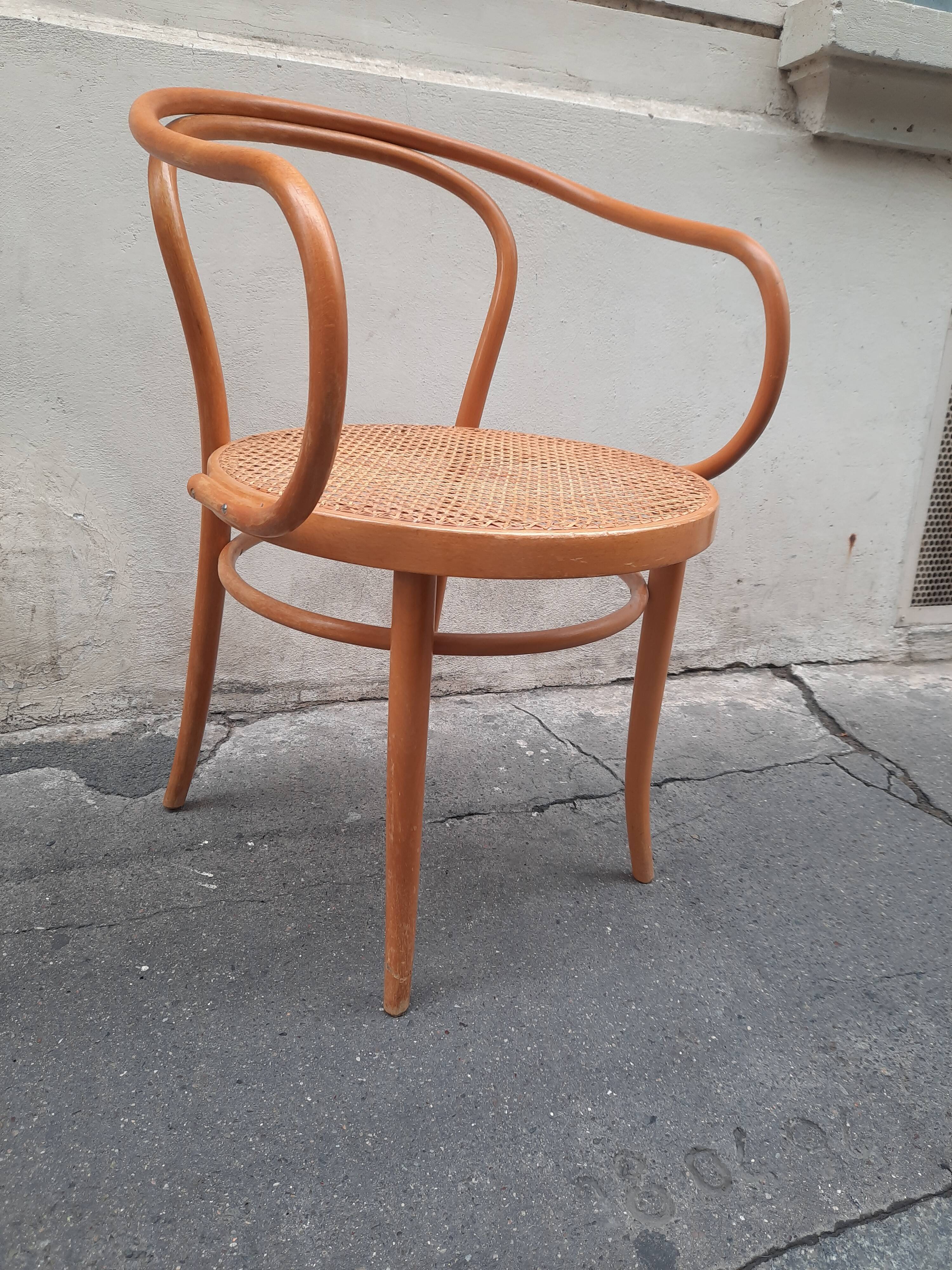 Chair Thonet says Le Corbusier