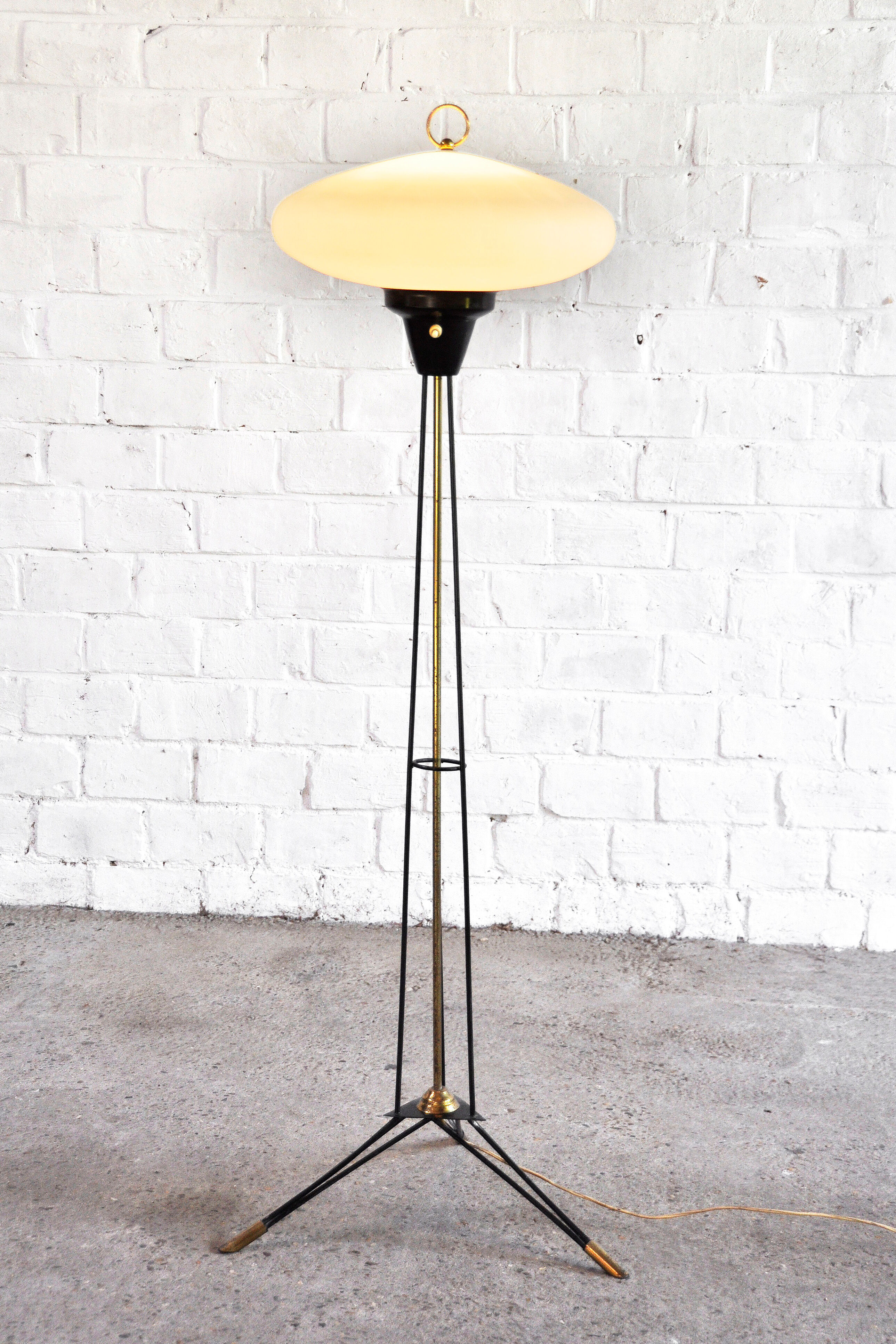 Italian tripod ufo floor lamp from stilnovo, 1950