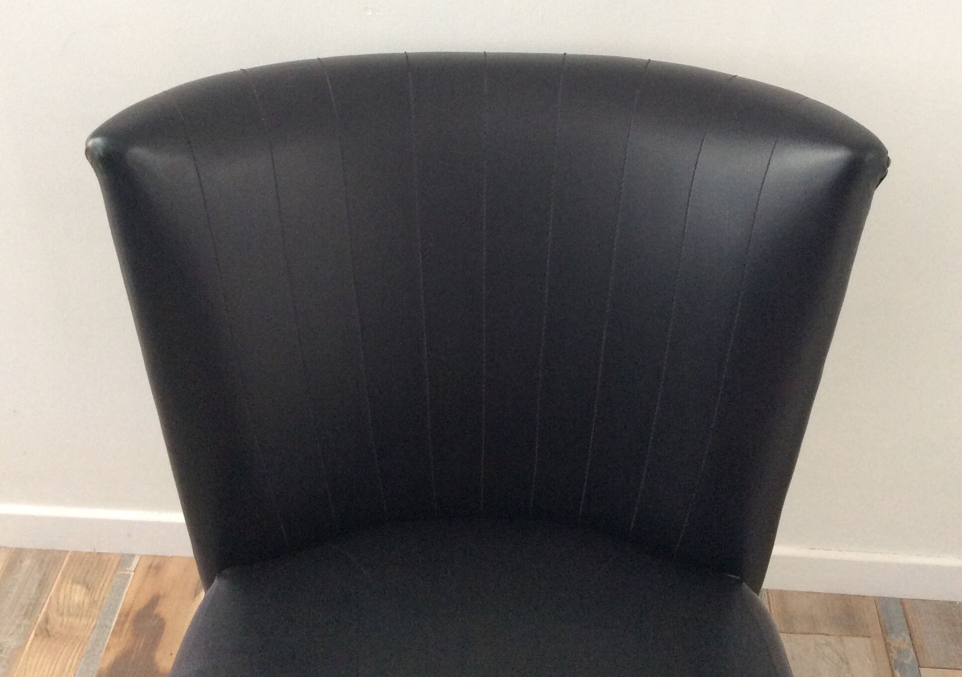 Vintage toad armchair from the 60