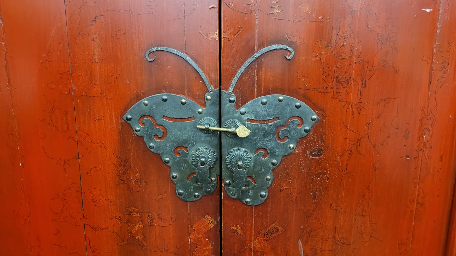 Asian wardrobe