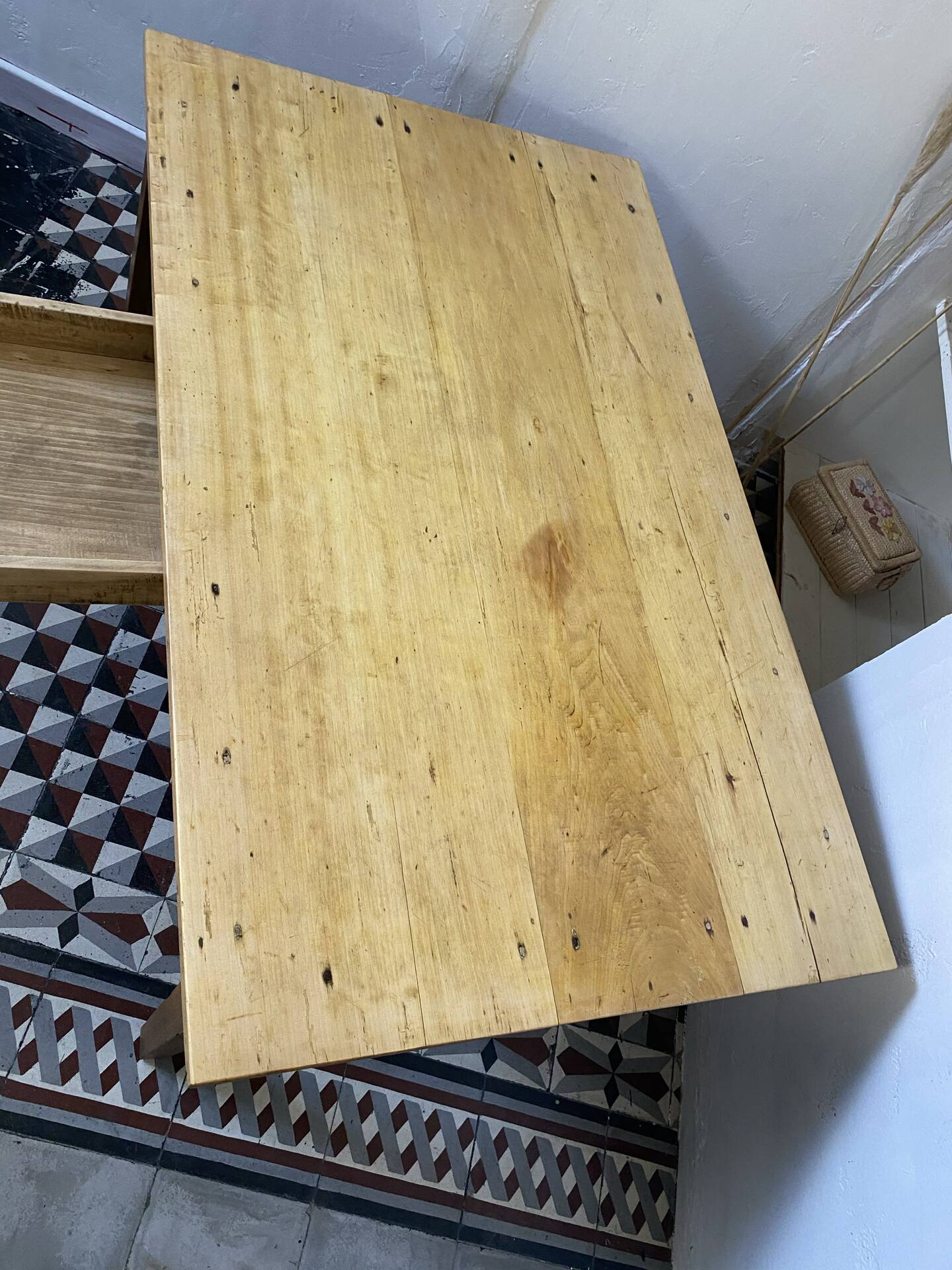 Large antique coffee table in solid wood, farmhouse style – 1 drawer –