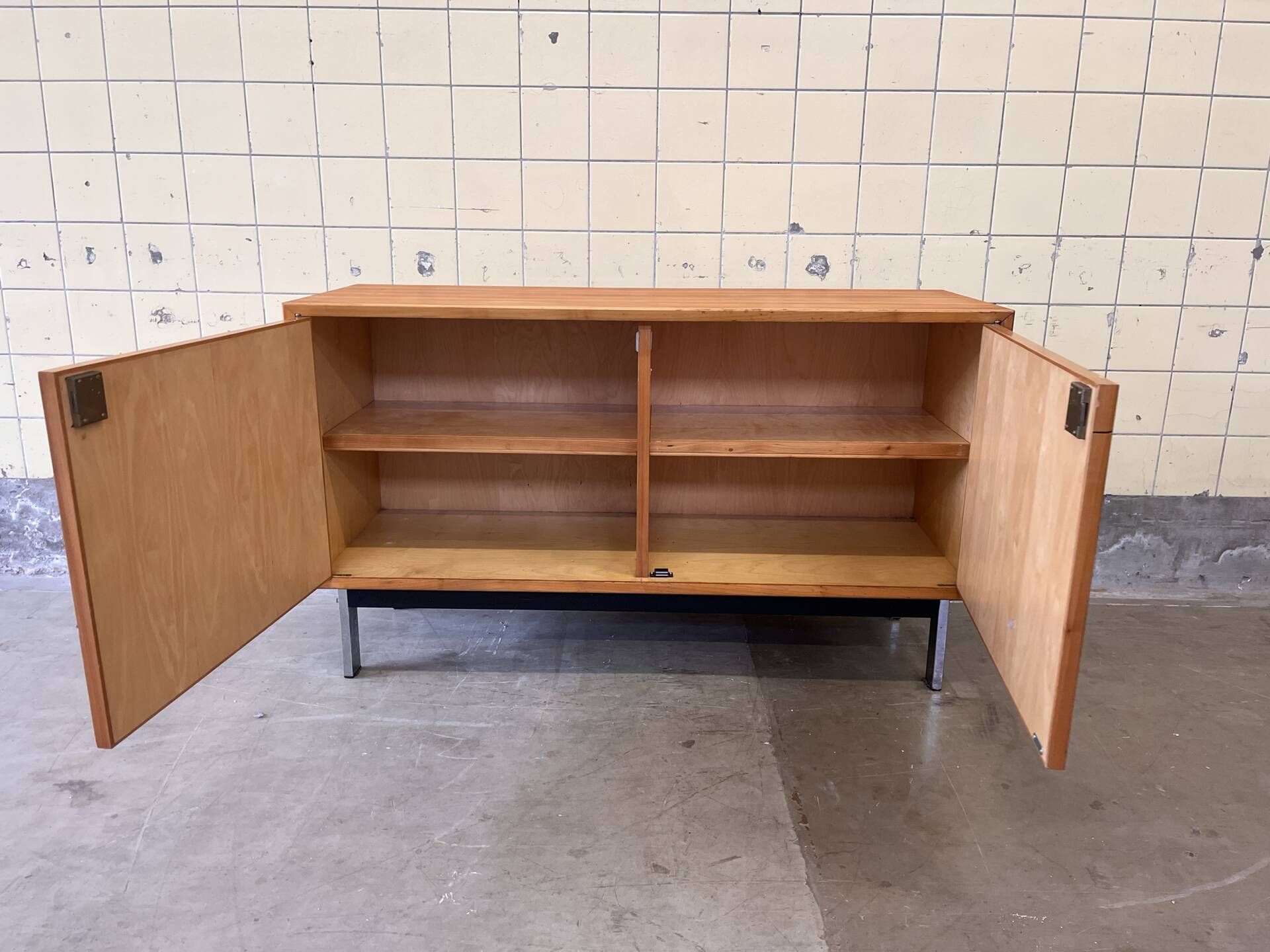 Vintage cabinet