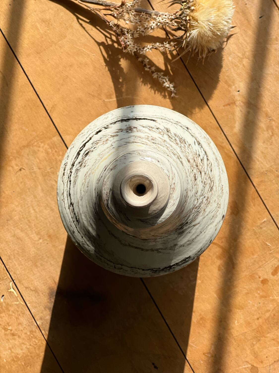 Large handcrafted bottle in glazed and marbled ceramic stoneware