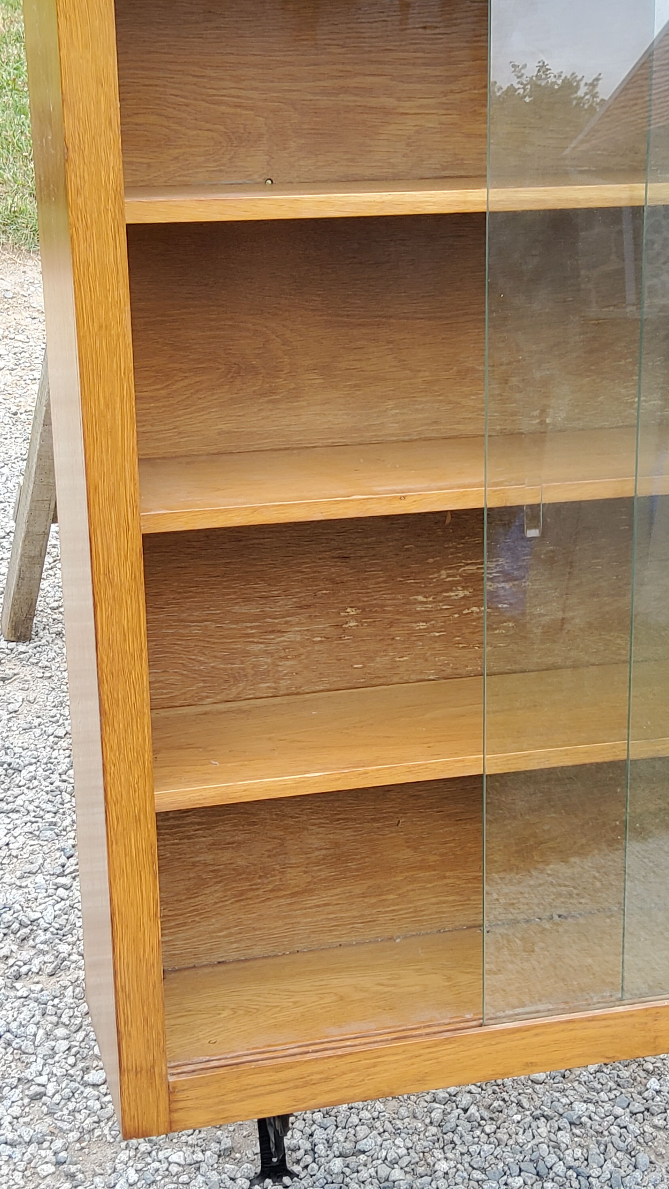 Wall display case from the 50s in solid blond oak
