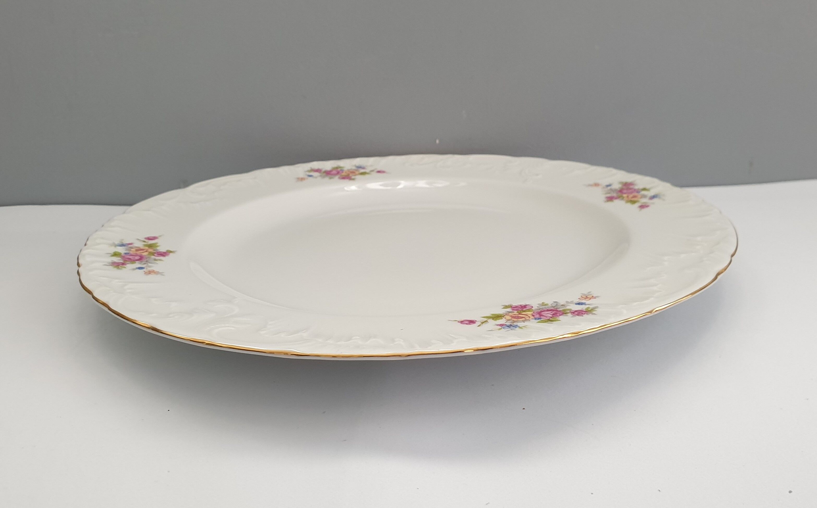 Large vintage serving plate in fine porcelain prestige collection