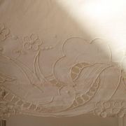 Drap broderie hirondelle, colori  rose"nude"