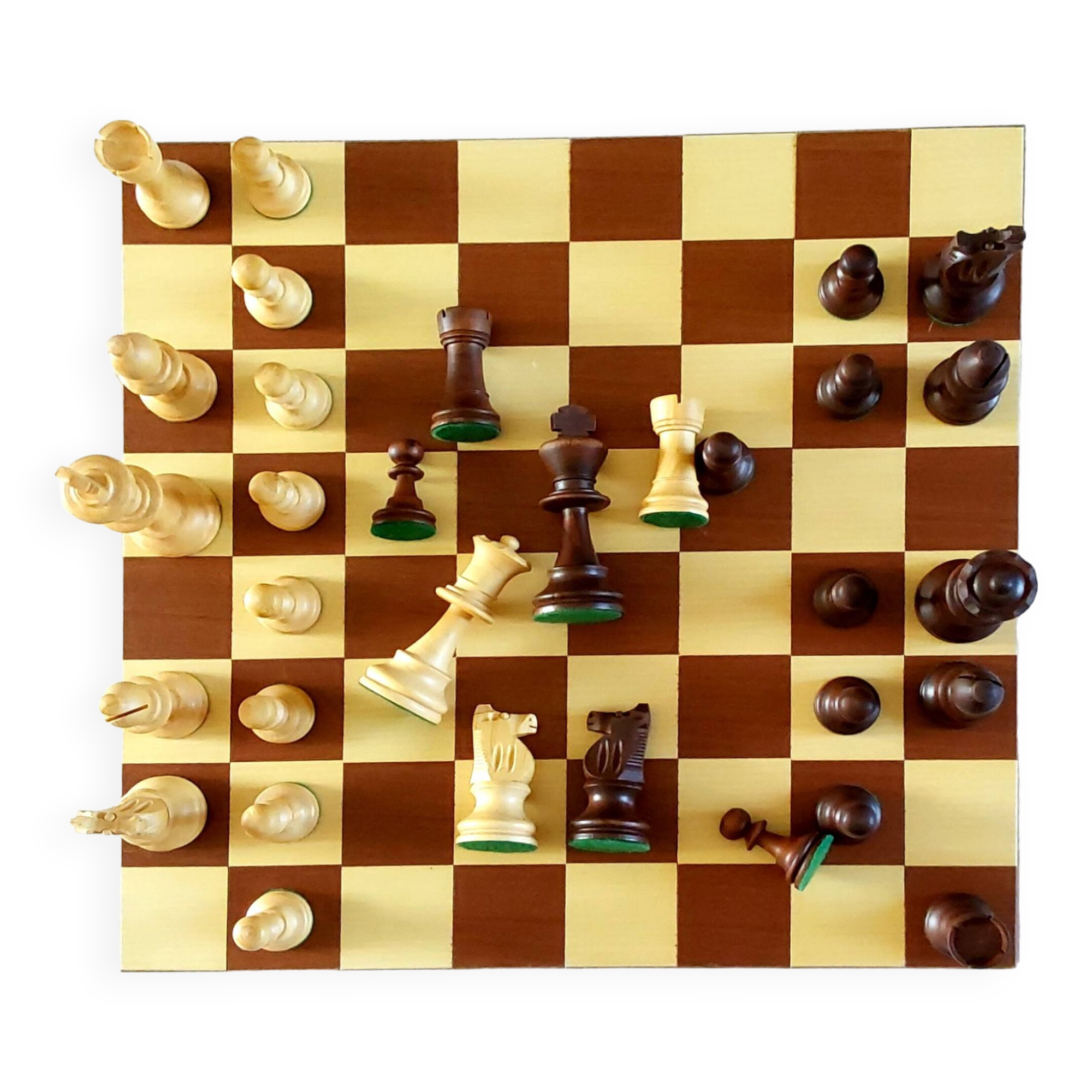 Vintage lardy international chess set