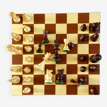 Vintage lardy international chess set