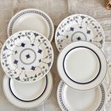 6 vintage mismatched blue and white porcelain dinner plates - Lot J