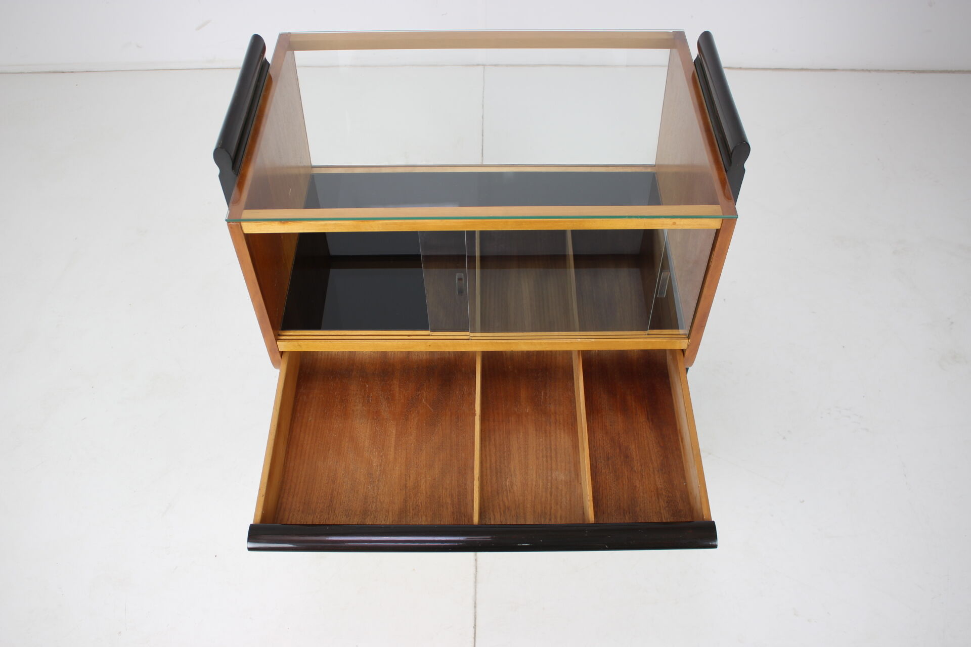 Art deco bar designed by Jindřich Halabala, 1930