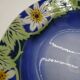 Plat creux aux Marguerites en porcelaine opaque de Gien