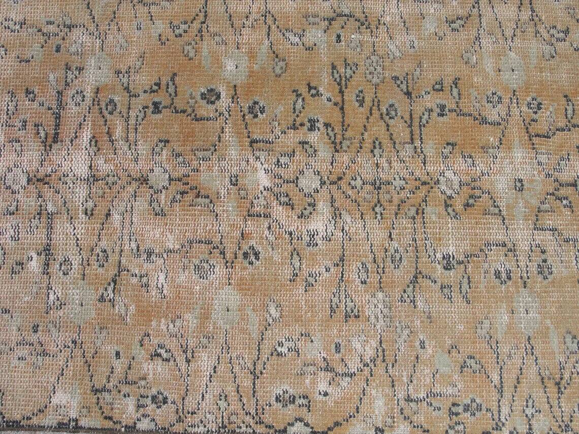 Vintage boho style rug - Oushak rug for entryway