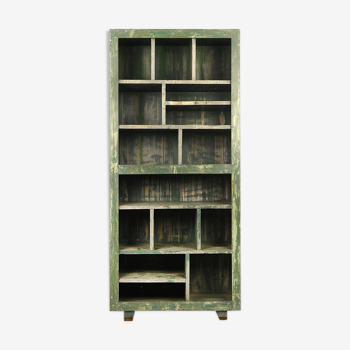 Wooden workshop furniture with 15 lockers