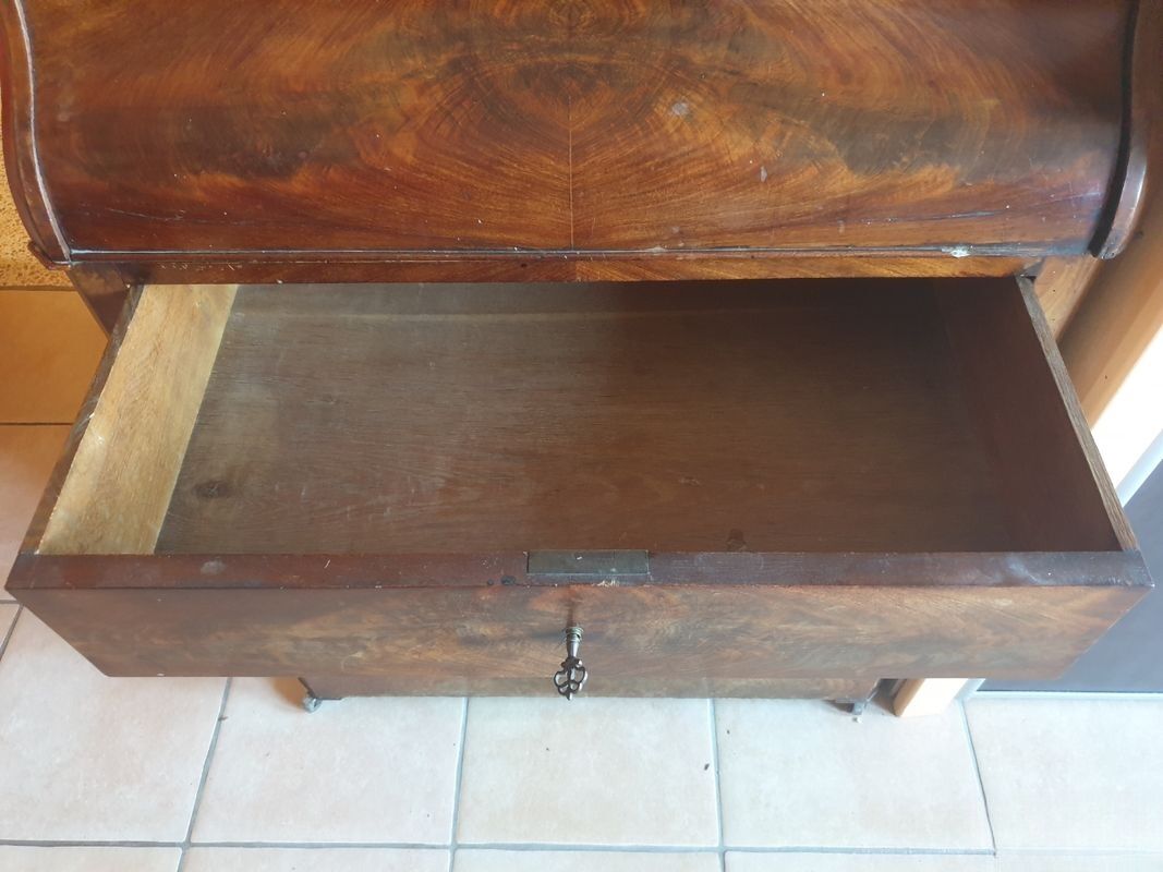 Antique dressing table