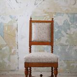 English-style baroque chair with twisted legs in elm, 1920s.