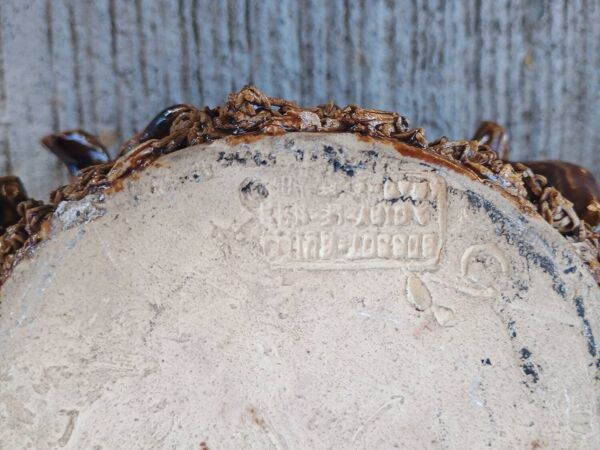 Pot à tabac en grès à décor naturaliste Bossot à Ciry-le-Noble, vers 1880