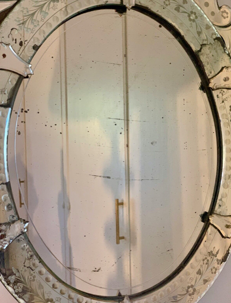 Bevelled venetian mirror, pediment, high 114 cm