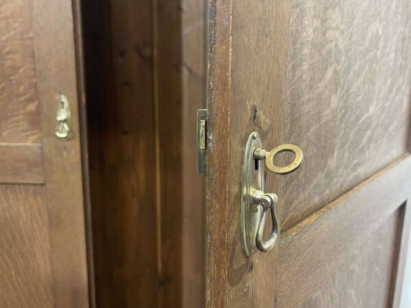 Penderie anglaise en chêne début XXème