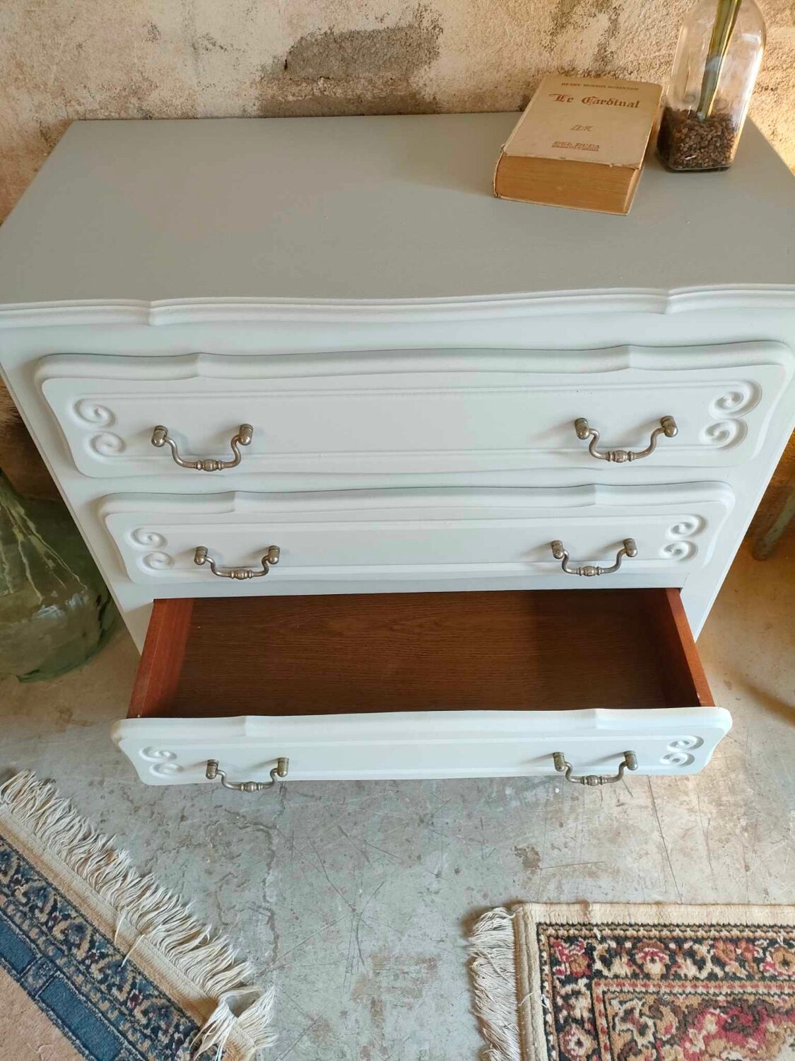 Art deco chest of drawers