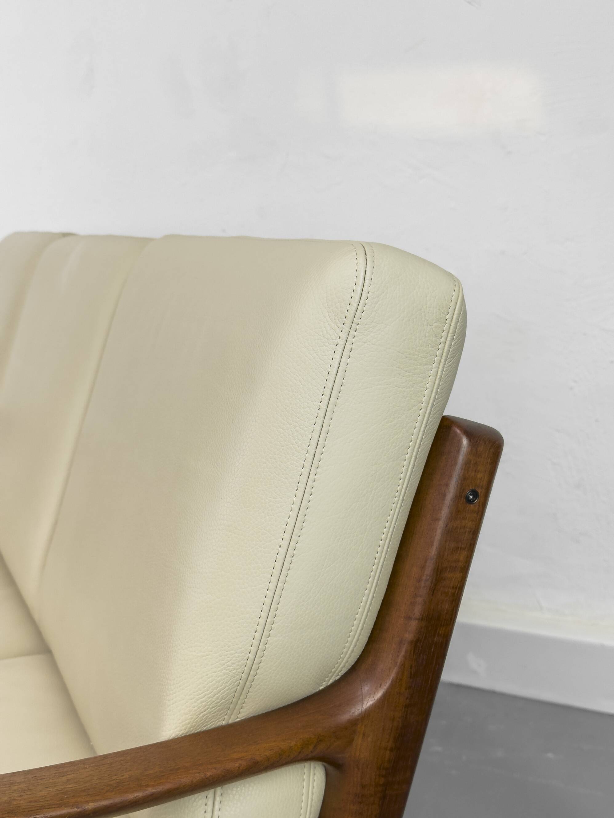 3-Seater Senator Sofa in Leather and Teak by Ole Wanscher for Cado, 1977
