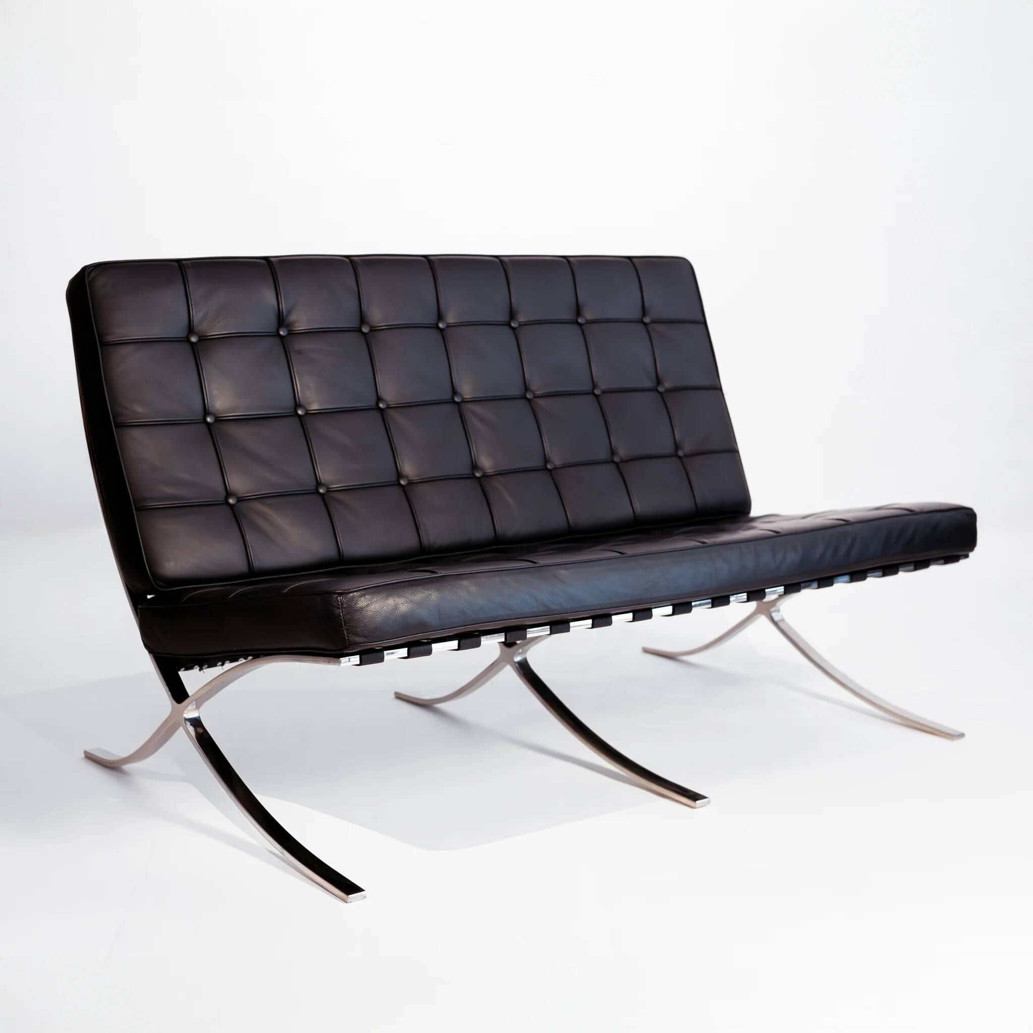 Barcelona vintage 2-seater sofa – high-quality reproduction of Mies van der Rohe's design.