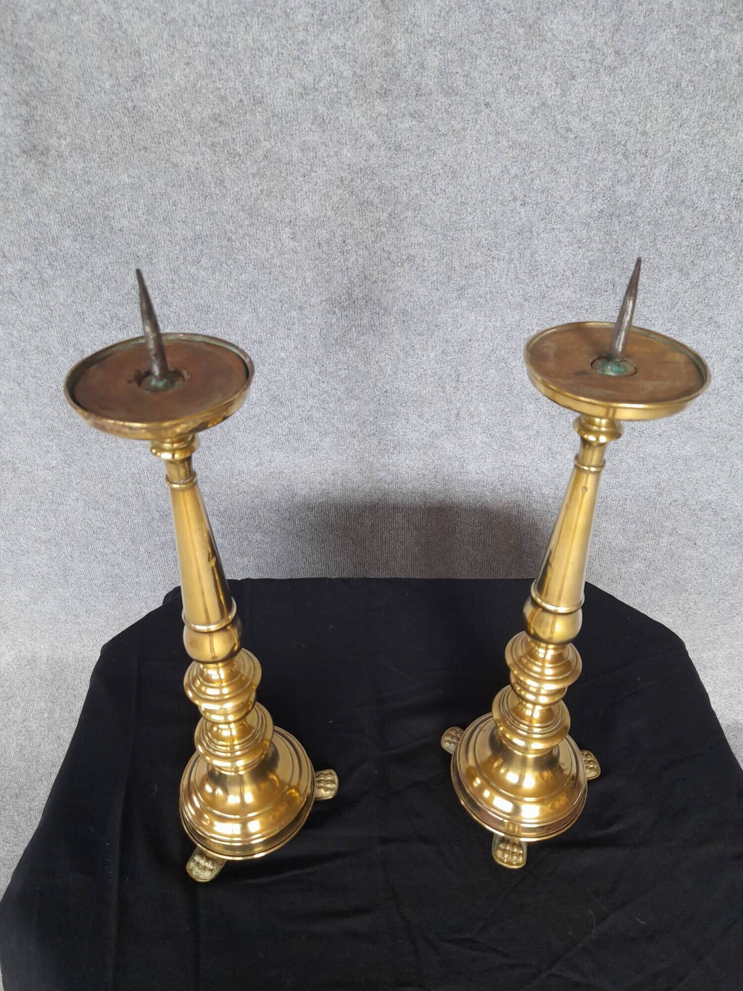 pair of candlesticks (candle holder)