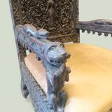 Indian throne chair in carved red wood - Buddhist / Hindu.