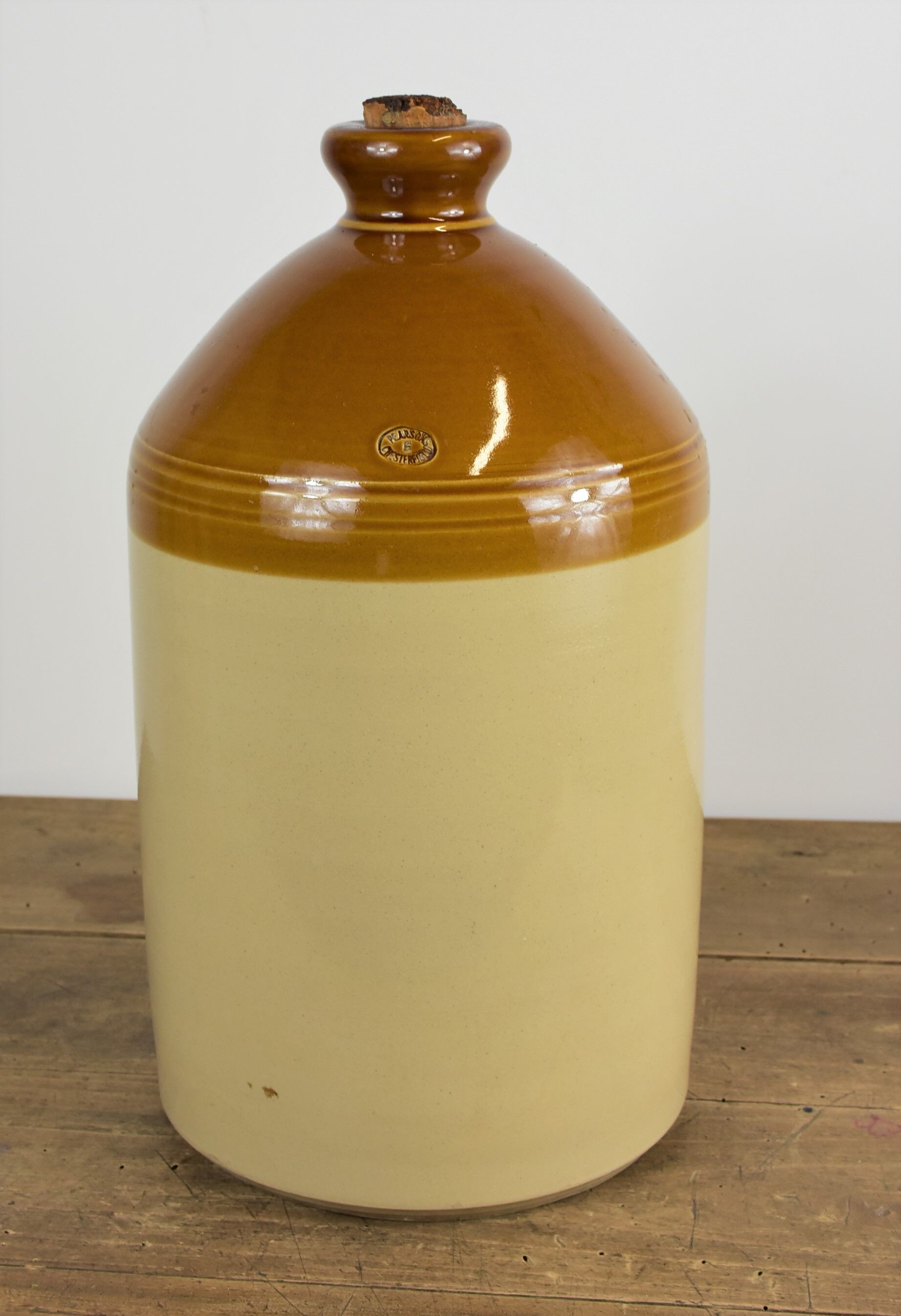 Bouteille céramique alcool.