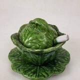 Gravy boat in slipware