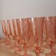20 flûtes à champagne en verre rose