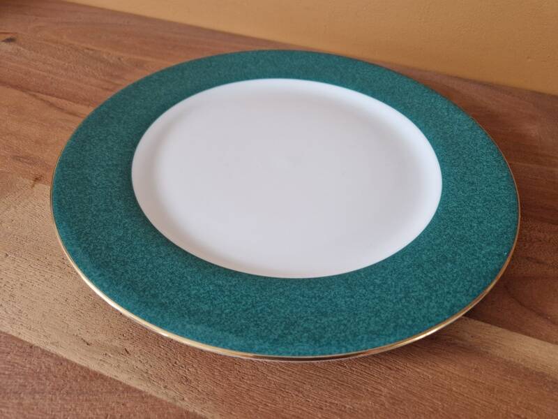 Limoges porcelain and decorated with Sologne porcelain Flat plate