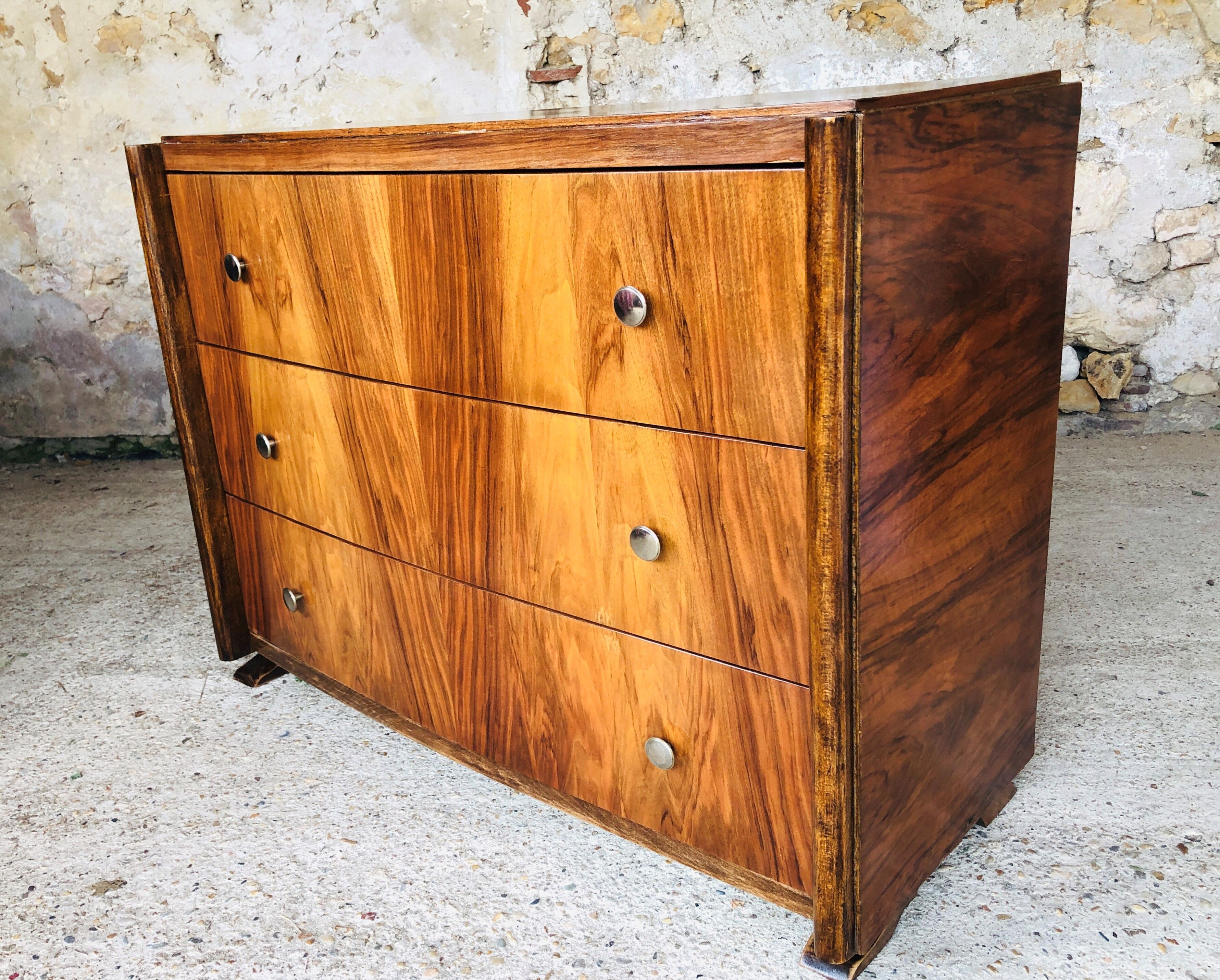 Art Deco chest of drawers in flambé walnut veneer circa 30's/ 40's