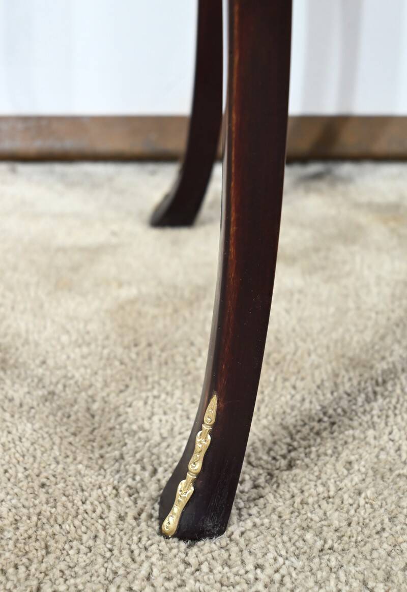 Middle Display Table in Stained Mahogany, Louis XV style, Napoleon III period – Mid-19th century
