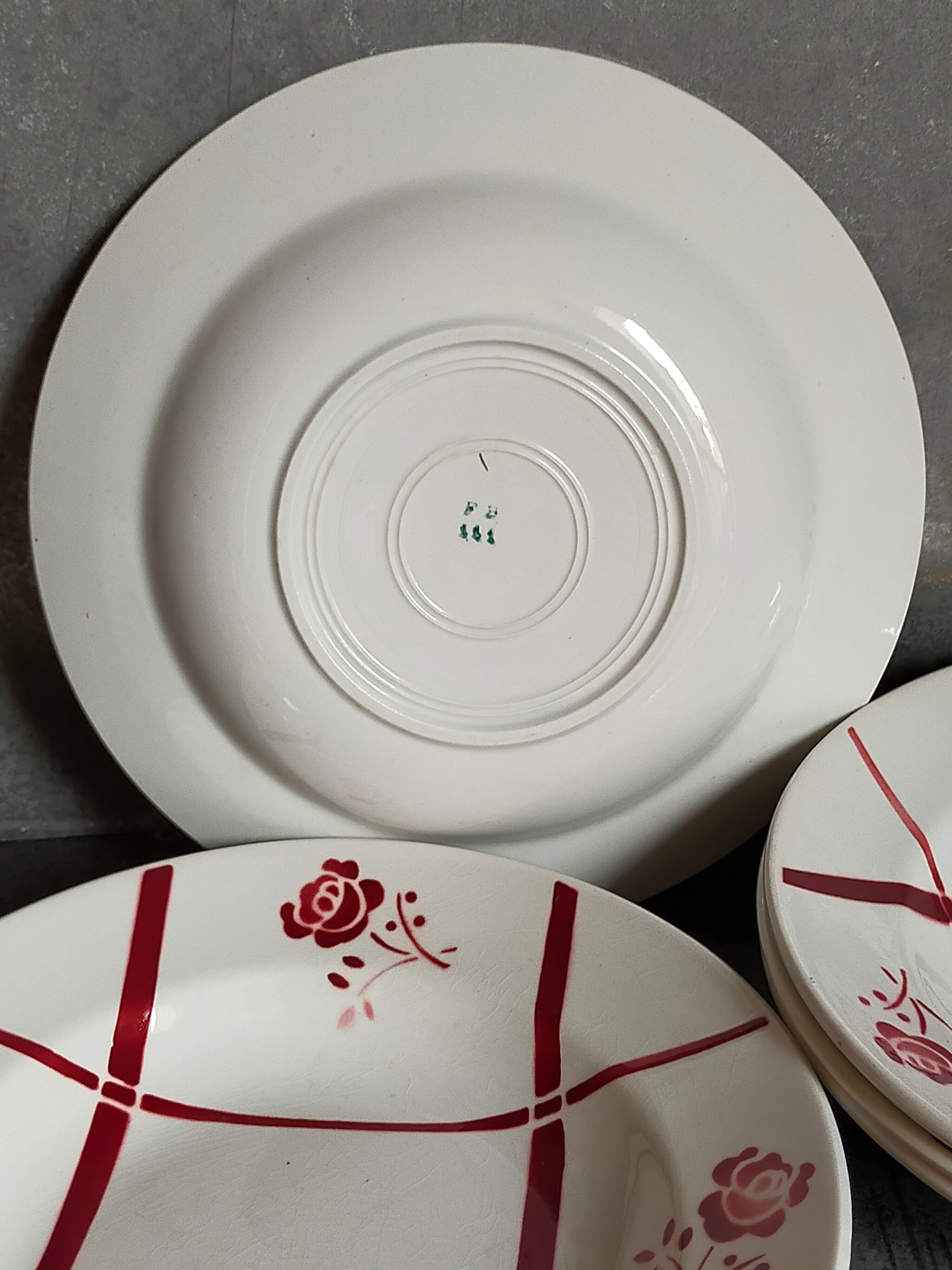 Five plates "grandmother" faience of Badonviller ancient