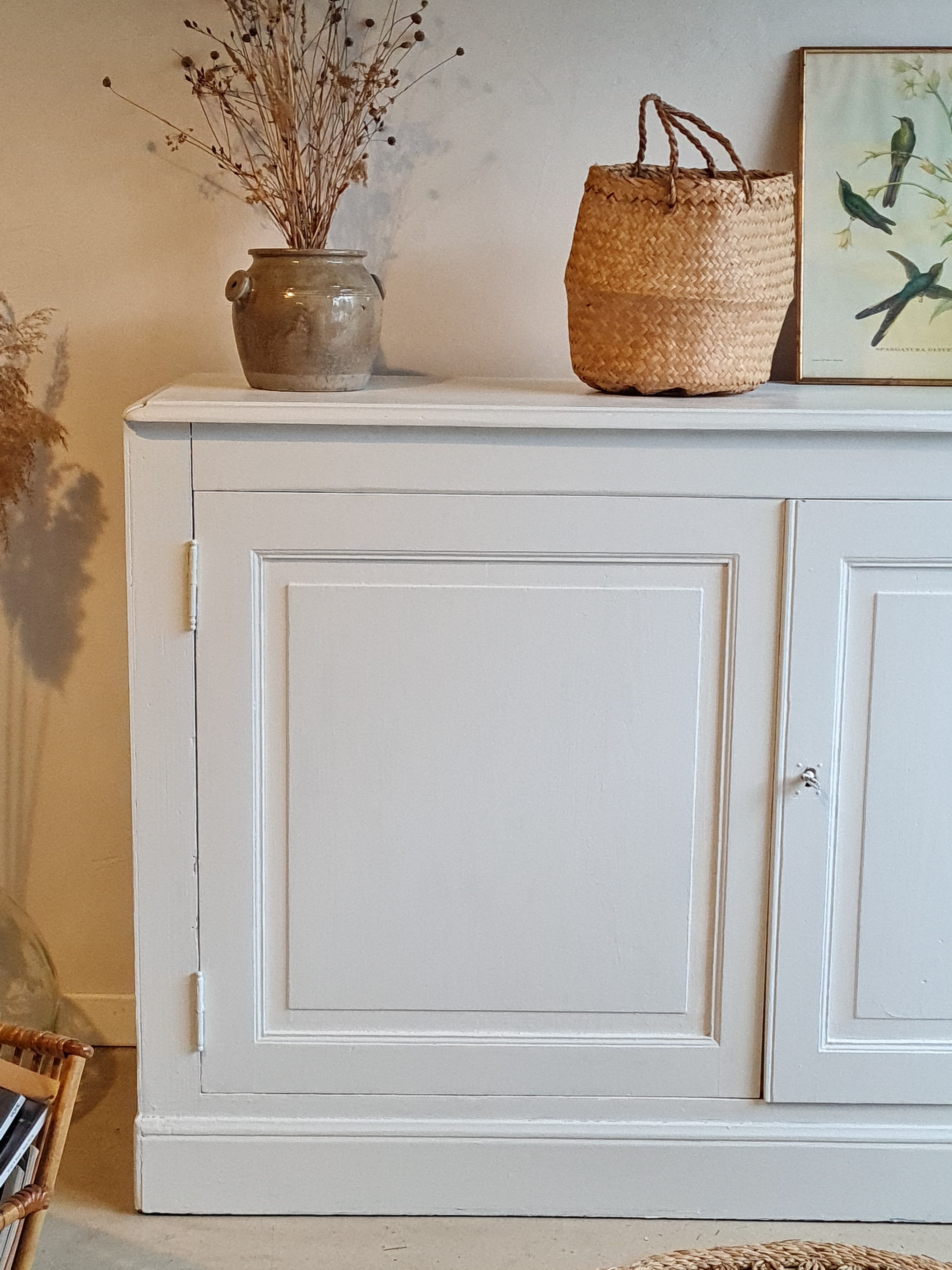 Vintage Parisian buffet-minded countertop