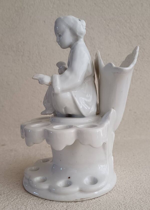 Vase porte-pipe en porcelaine