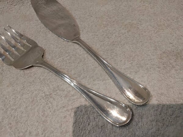 Couvert à servir le poisson 2p métal argenté orfèvre Christofle Albi